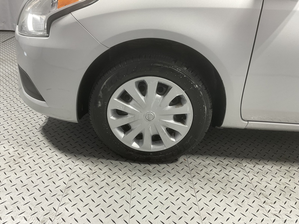 2019 Nissan Versa 1.6 SV Sedan