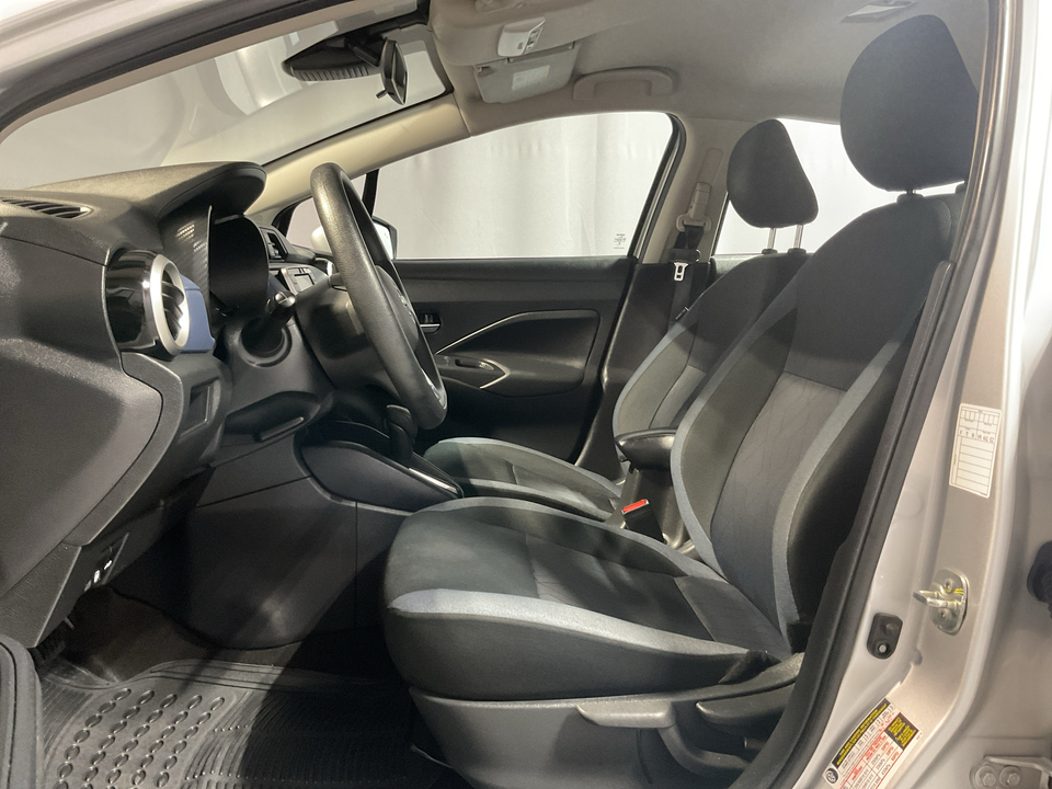 2023 Nissan Versa SV