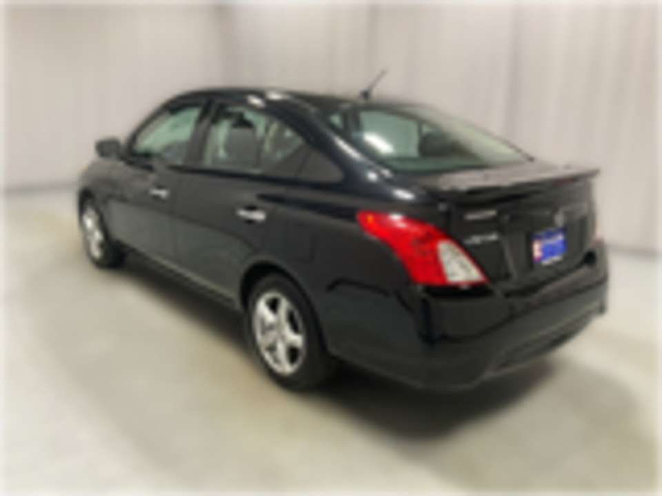 2019 Nissan Versa 1.6 SV Sedan