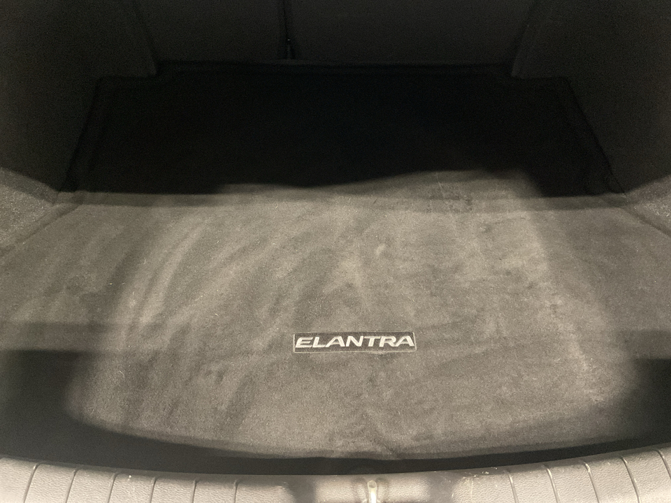 2019 Hyundai Elantra SE 6AT