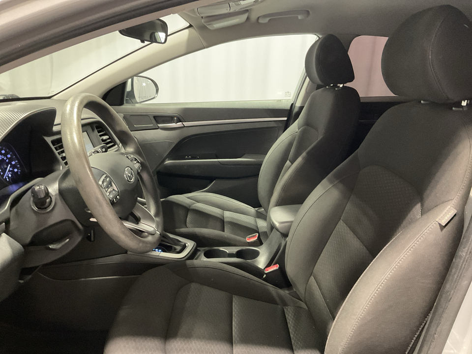 2019 Hyundai Elantra SE 6AT
