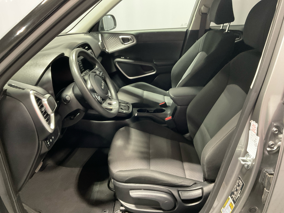 2023 Kia Soul LX CVT