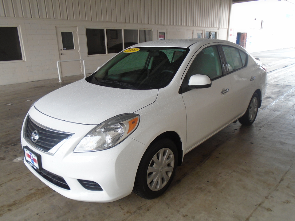 2014 Nissan Versa 1.6 SV Sedan