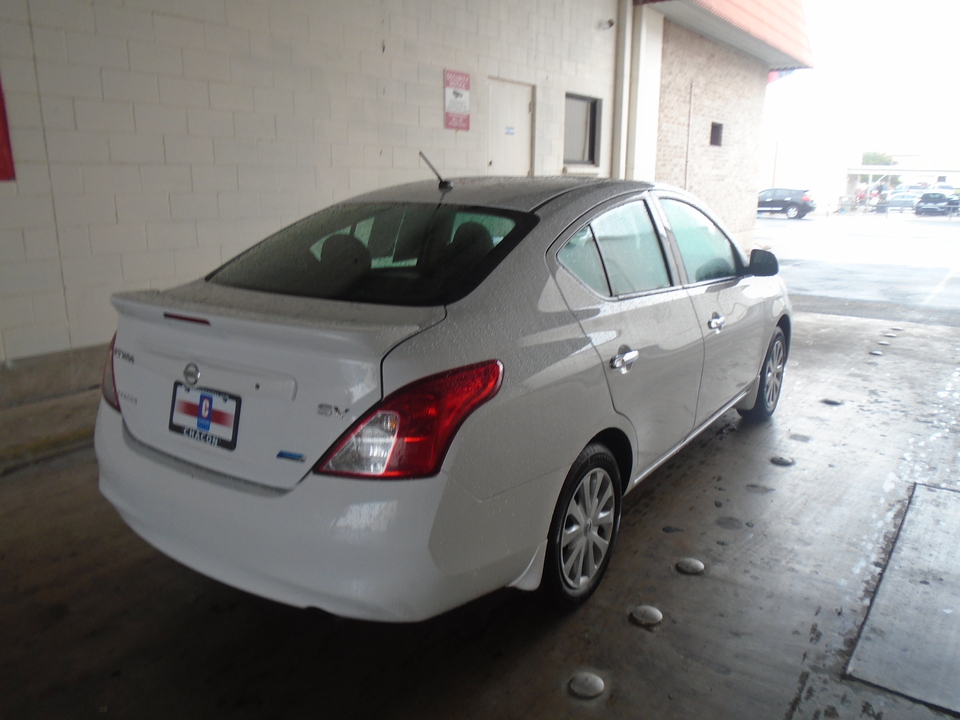 2014 Nissan Versa 1.6 SV Sedan