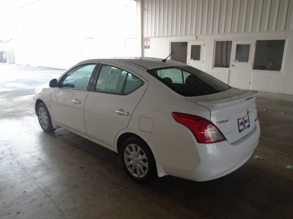 2014 Nissan Versa 1.6 SV Sedan