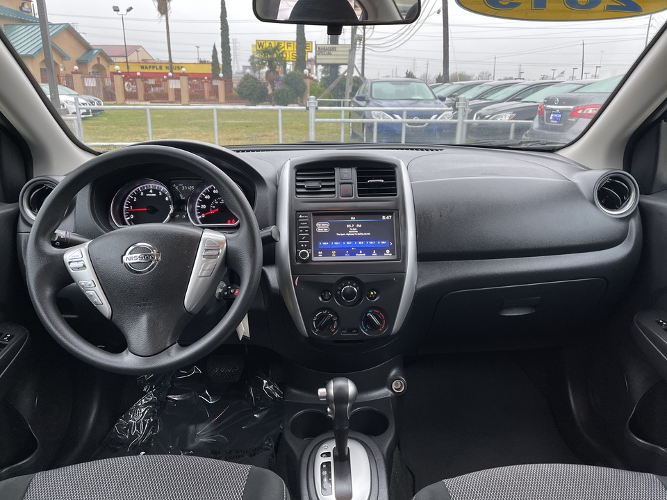 2019 Nissan Versa 1.6 SV Sedan