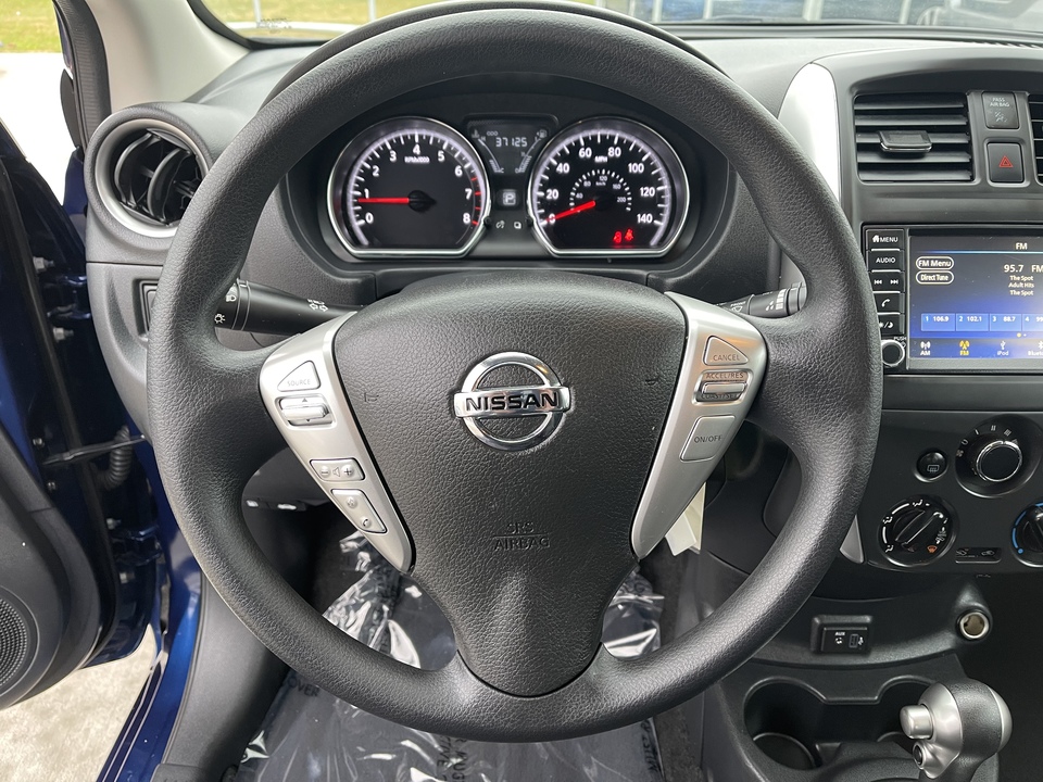 2019 Nissan Versa 1.6 SV Sedan