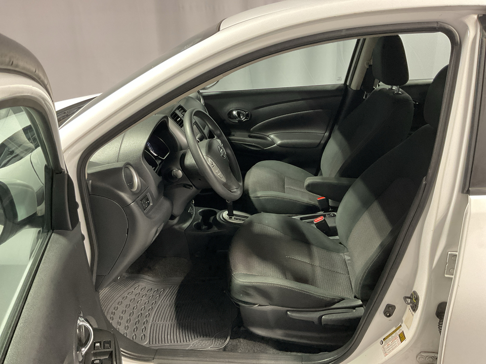2019 Nissan Versa 1.6 SV Sedan