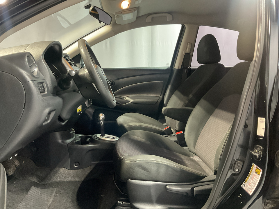 2019 Nissan Versa 1.6 SV Sedan