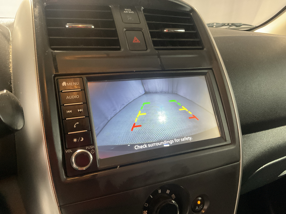 2019 Nissan Versa 1.6 SV Sedan