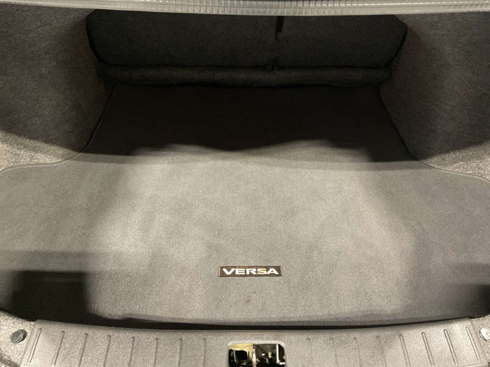 2019 Nissan Versa 1.6 SV Sedan
