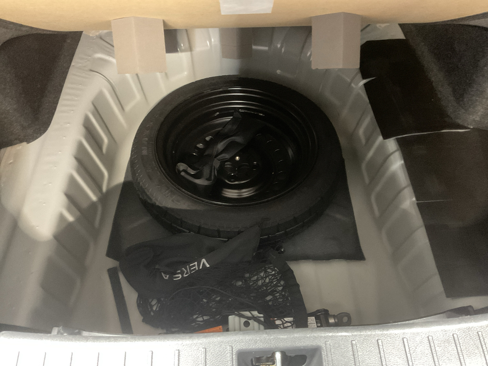2025 Nissan Versa SR