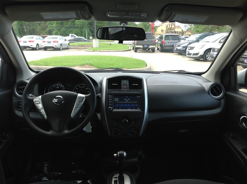 2019 Nissan Versa 1.6 SV Sedan