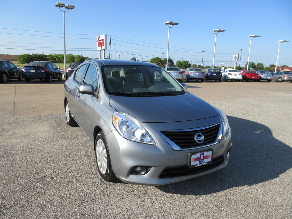 2013 Nissan Versa 1.6 SV Sedan