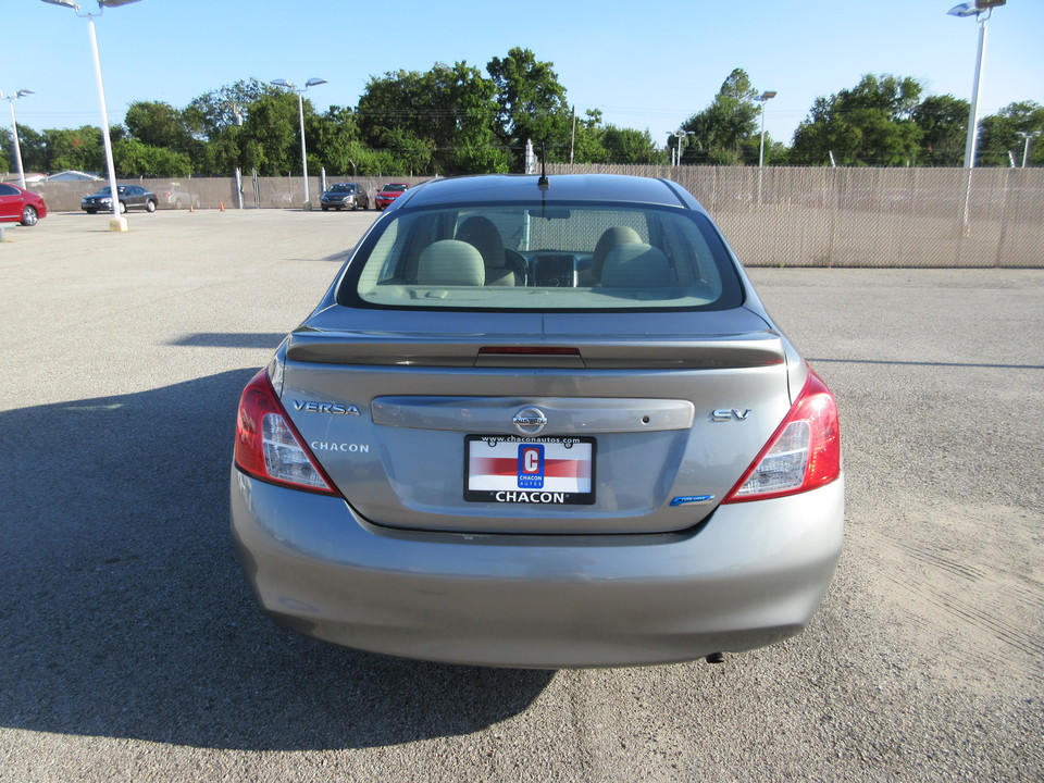 2013 Nissan Versa 1.6 SV Sedan