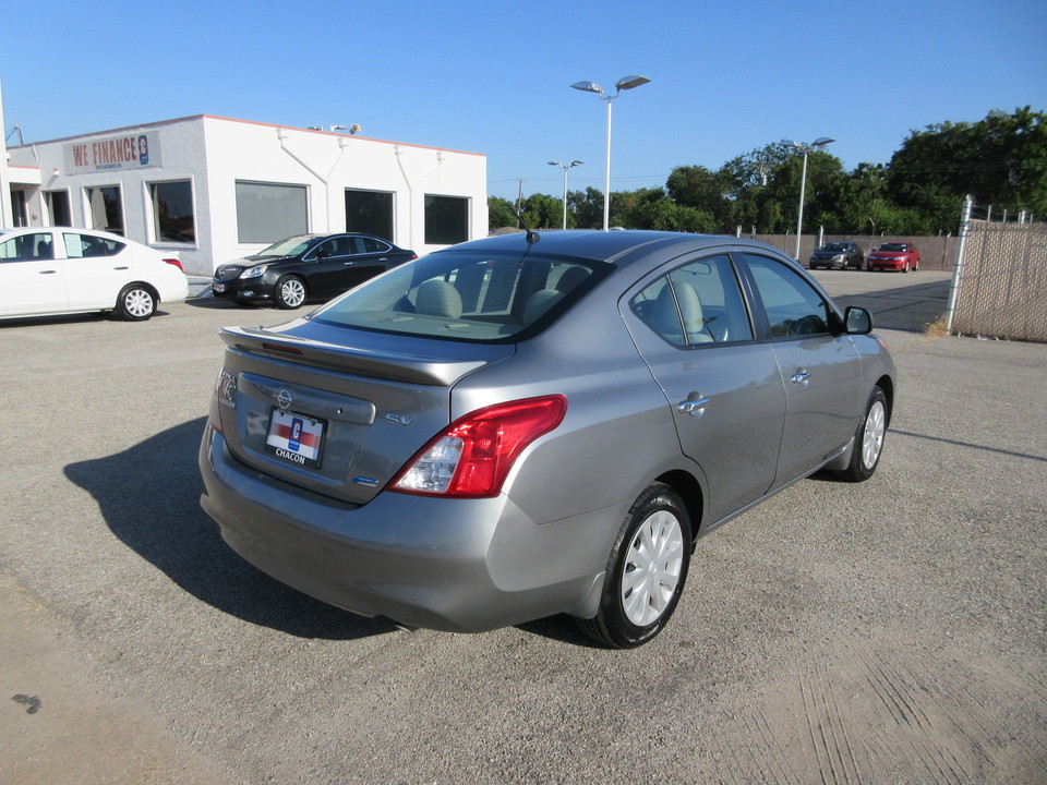 2013 Nissan Versa 1.6 SV Sedan