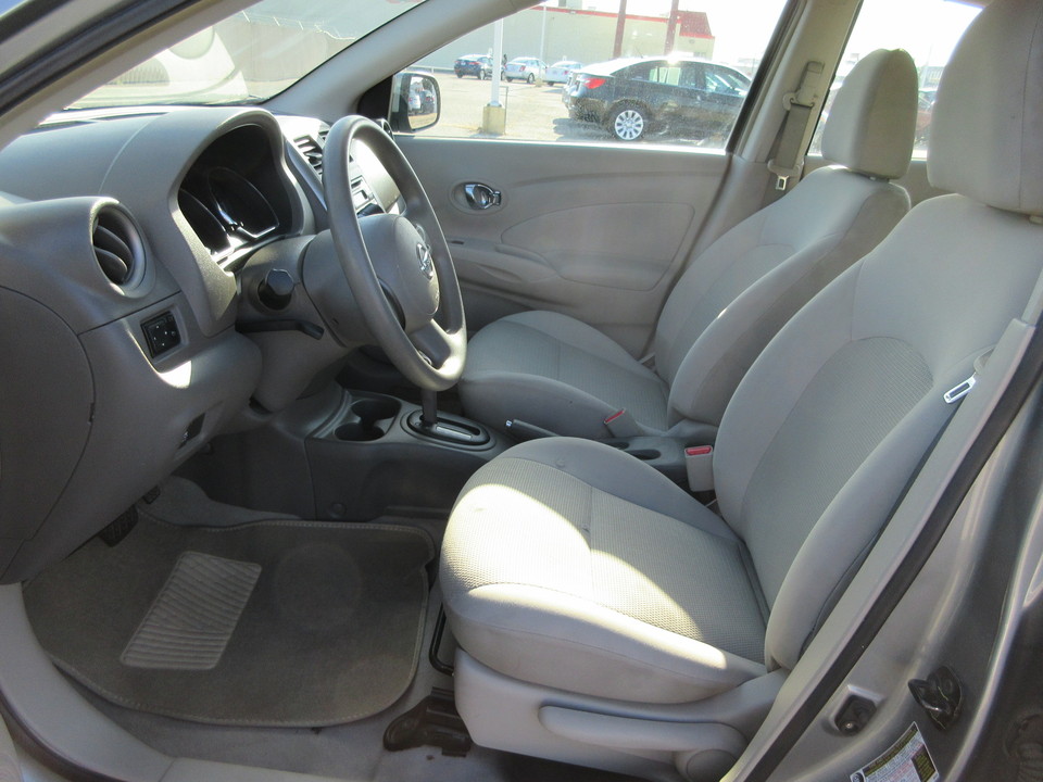 2013 Nissan Versa 1.6 SV Sedan