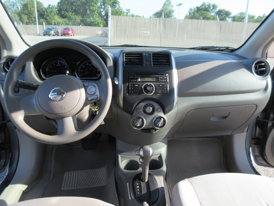 2013 Nissan Versa 1.6 SV Sedan