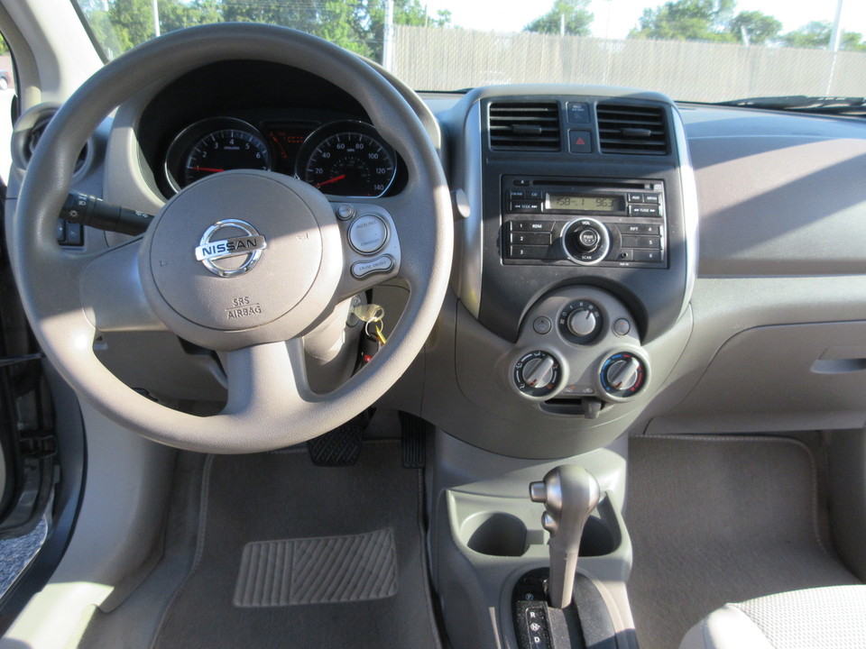 2013 Nissan Versa 1.6 SV Sedan