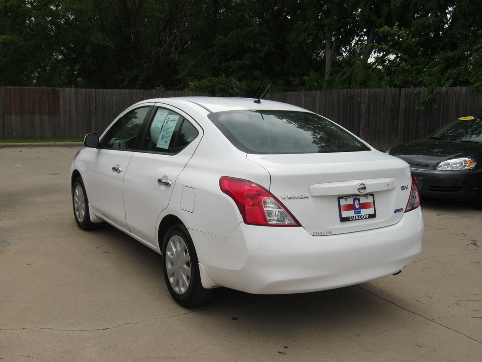 2012 Nissan Versa 1.6 SV Sedan