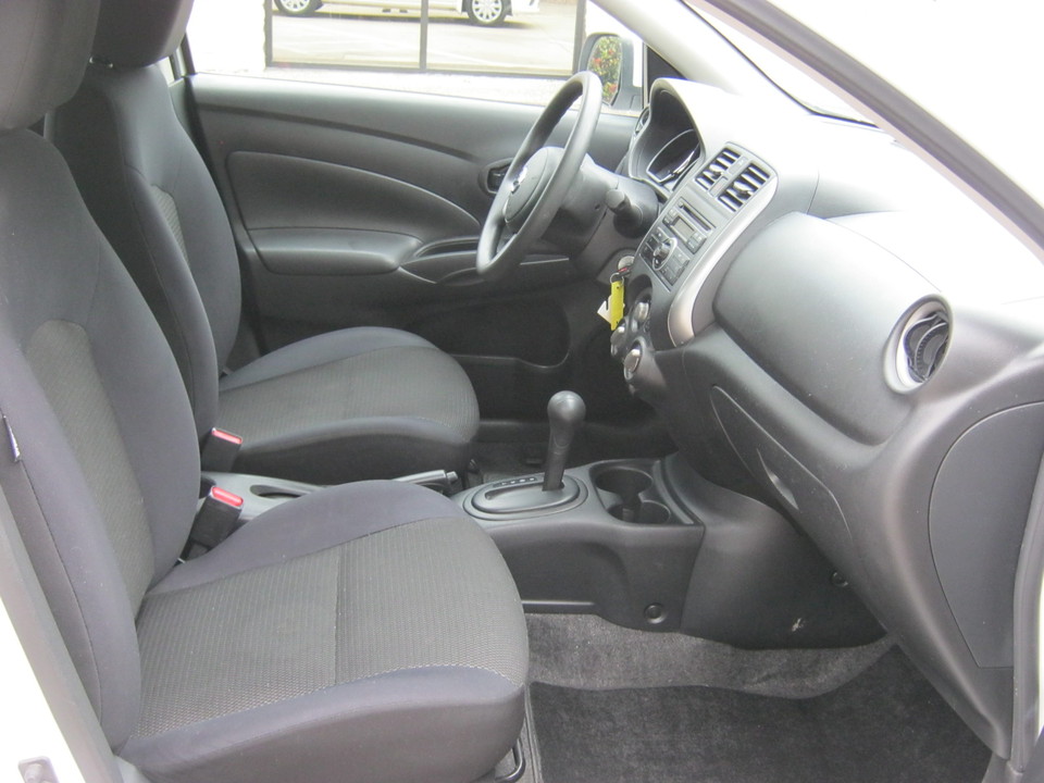 2012 Nissan Versa 1.6 SV Sedan