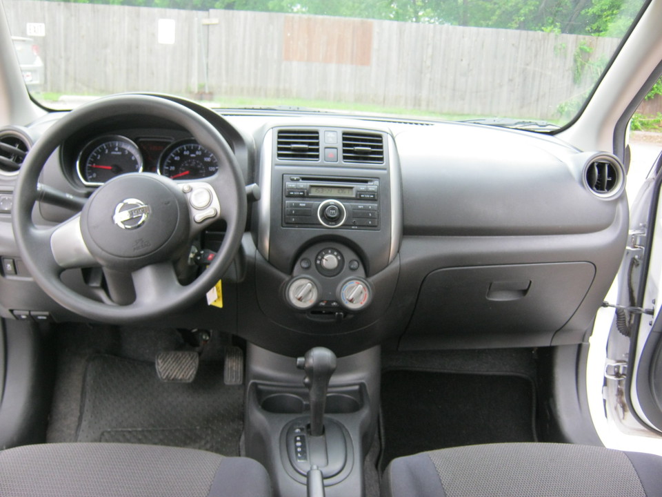 2012 Nissan Versa 1.6 SV Sedan