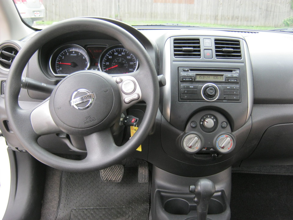 2012 Nissan Versa 1.6 SV Sedan