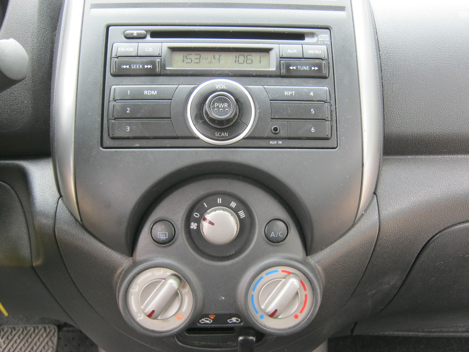 2012 Nissan Versa 1.6 SV Sedan