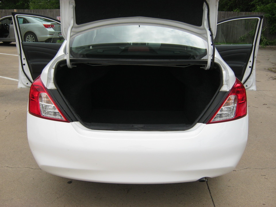 2012 Nissan Versa 1.6 SV Sedan