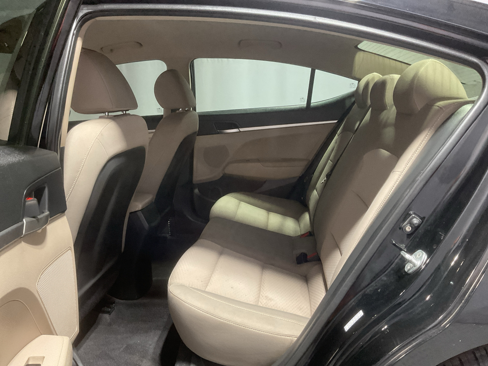 2020 Hyundai Elantra SE 6AT