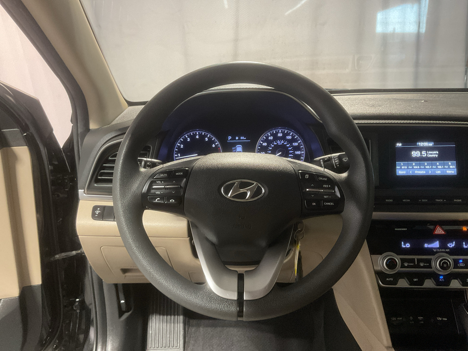 2020 Hyundai Elantra SE 6AT