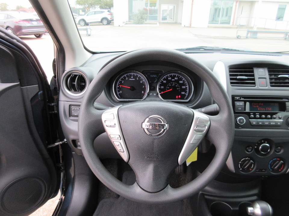 2016 Nissan Versa 1.6 SV Sedan