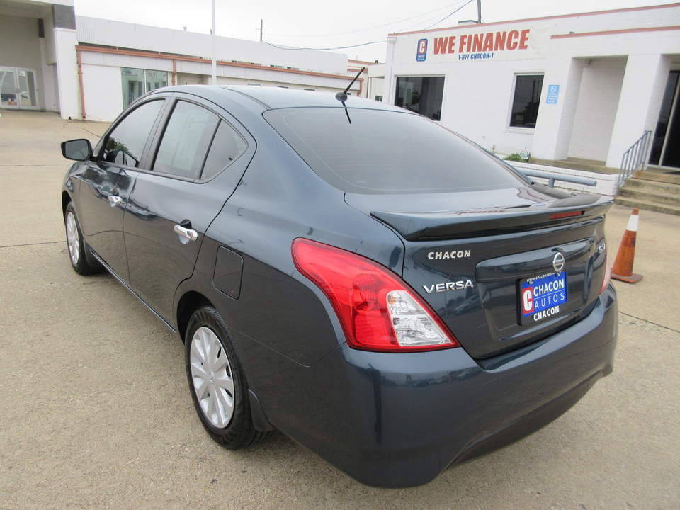 2016 Nissan Versa 1.6 SV Sedan