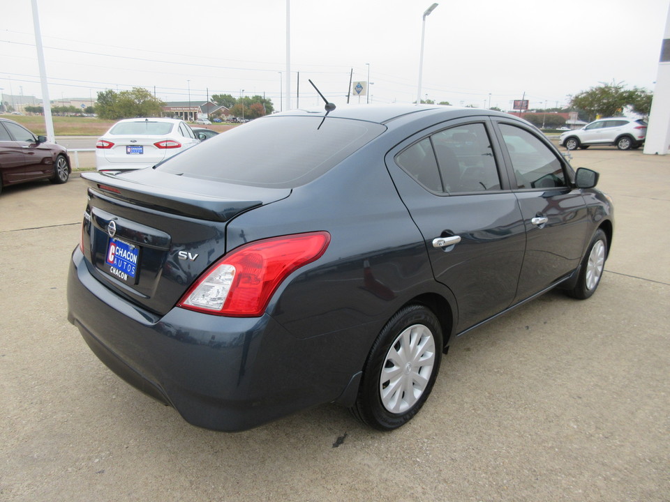 2016 Nissan Versa 1.6 SV Sedan