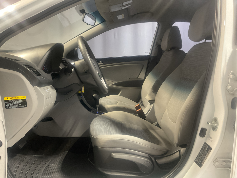 2015 Hyundai Accent GLS 4-Door 6A
