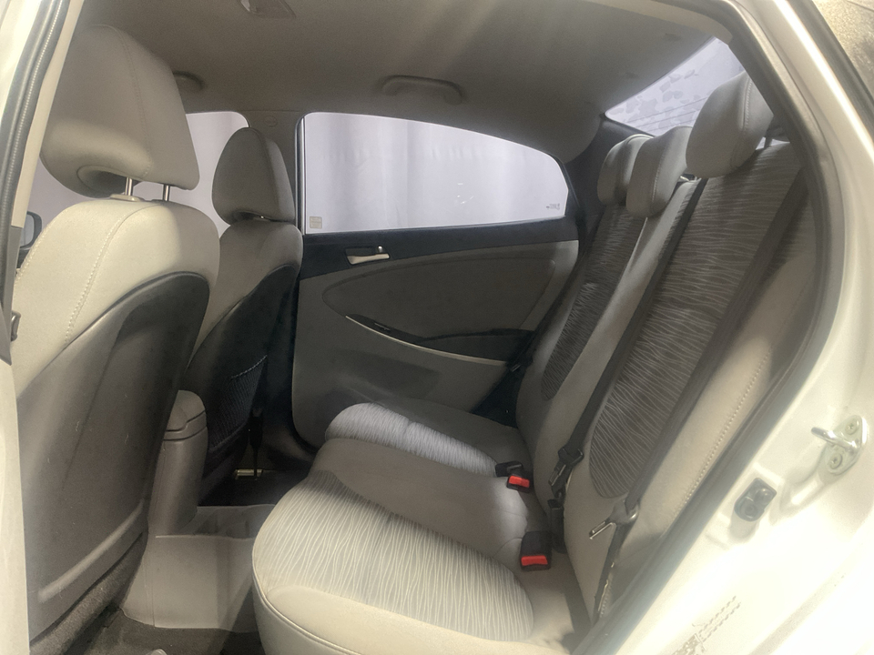2015 Hyundai Accent GLS 4-Door 6A