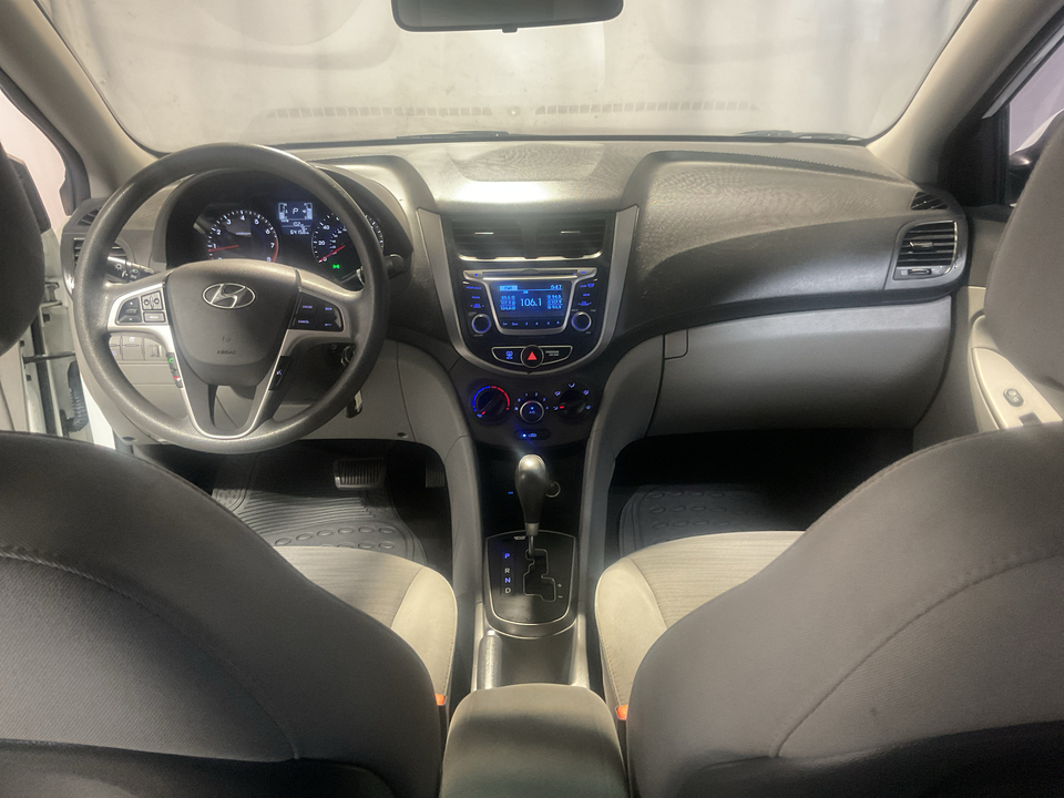 2015 Hyundai Accent GLS 4-Door 6A