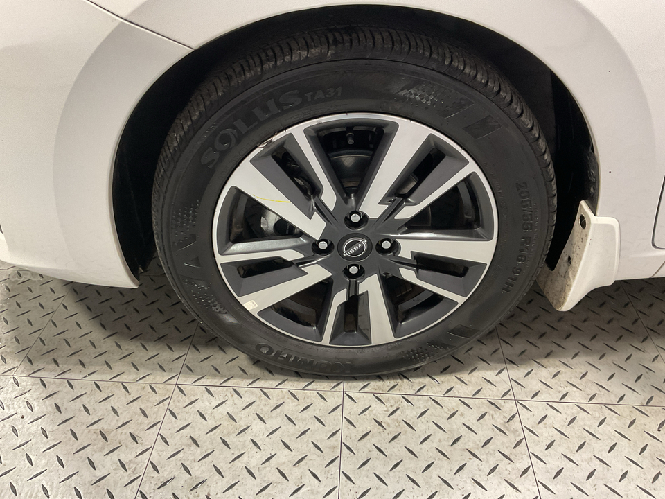 2024 Nissan Versa SV