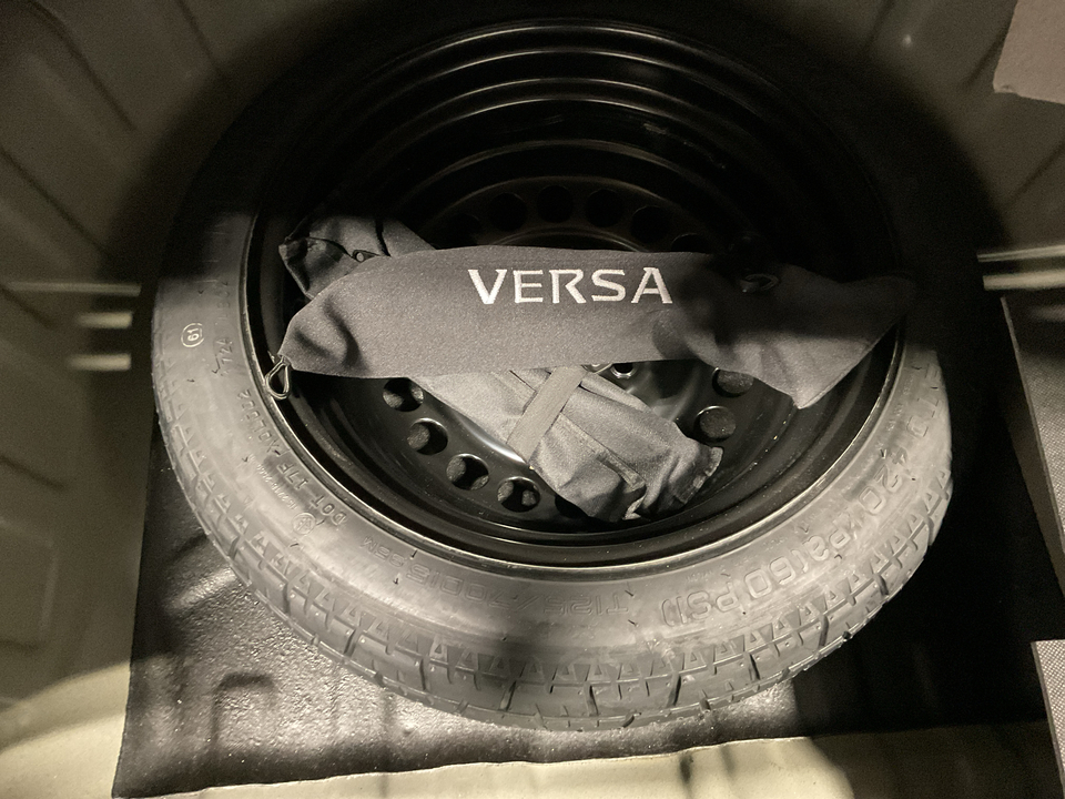 2024 Nissan Versa SV