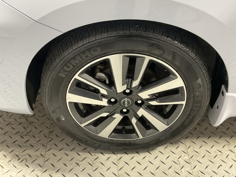 2024 Nissan Versa SV