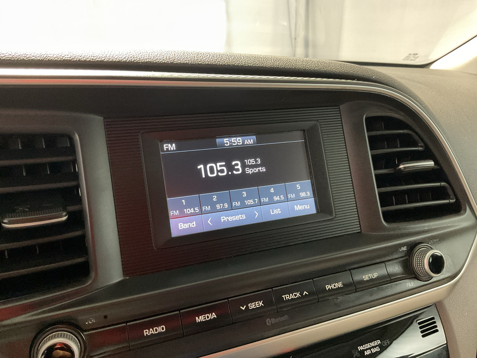 2020 Hyundai Elantra SE 6AT
