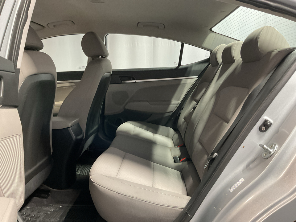 2020 Hyundai Elantra SE 6AT