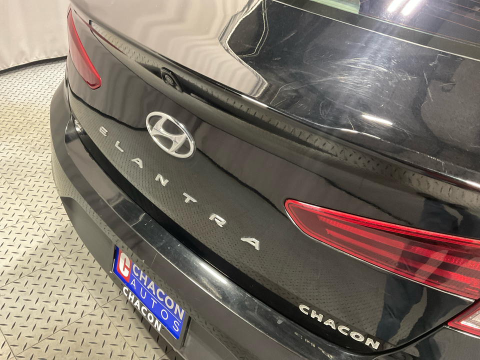 2020 Hyundai Elantra SE 6AT