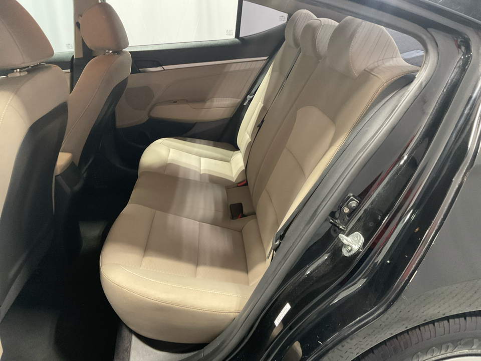2020 Hyundai Elantra SE 6AT