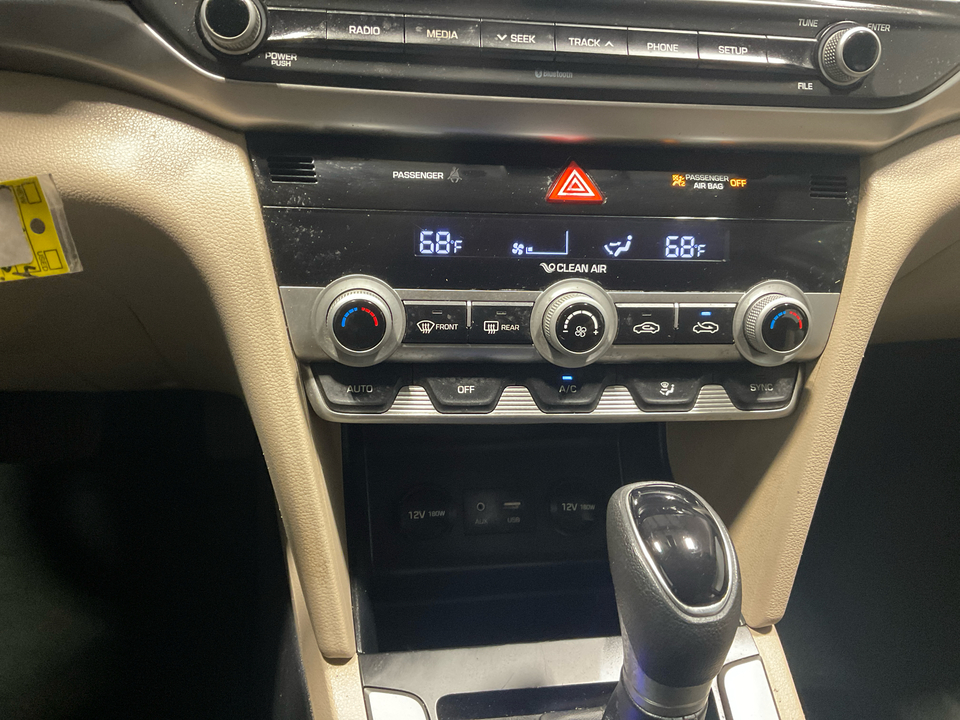 2020 Hyundai Elantra SE 6AT