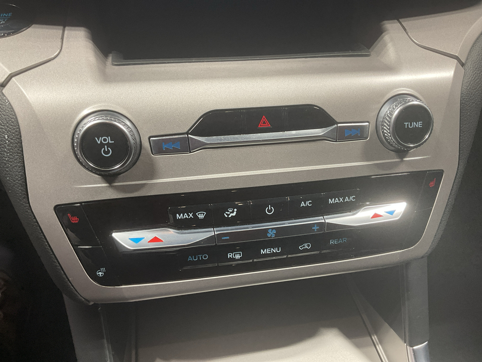 2023 Ford Explorer XLT AWD