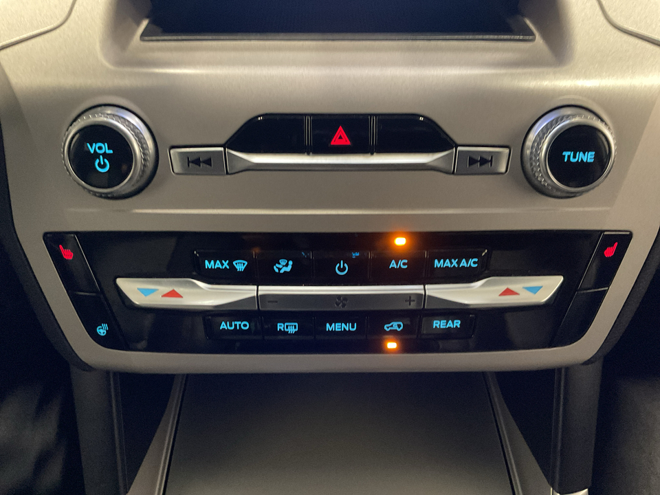 2023 Ford Explorer XLT AWD