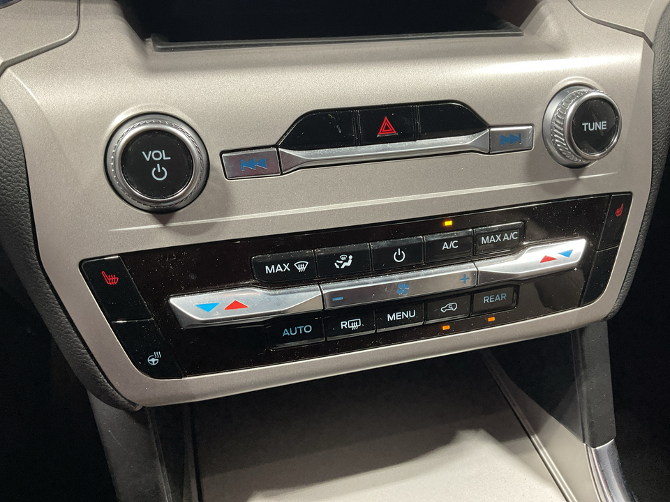 2023 Ford Explorer XLT AWD