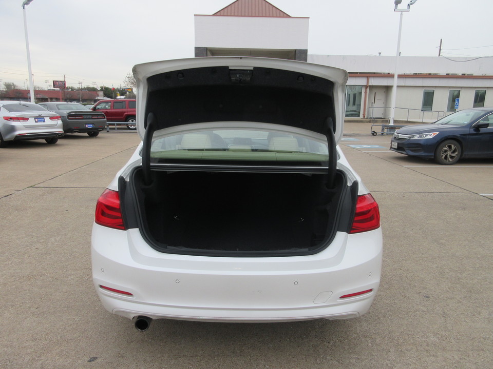 2016 BMW 3-Series 320i Sedan