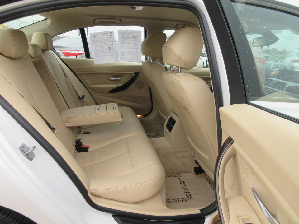 2016 BMW 3-Series 320i Sedan